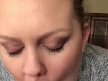 Lipstick blowjob from slut part 1