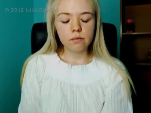 Flashing cute teen