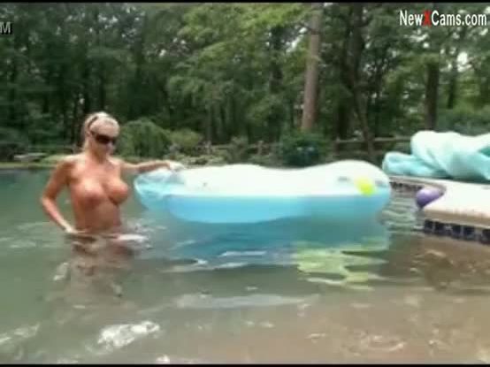 Teen Camgirl Devon Outdoor Pool Camshow