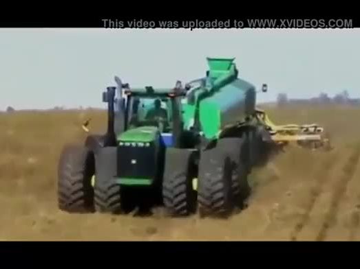 Maquinas Agricolas Muito Turbinadas com Rodas Gigantes