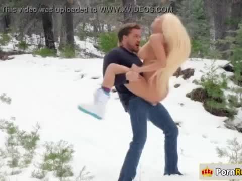 Gf riding her guys dick in the snow